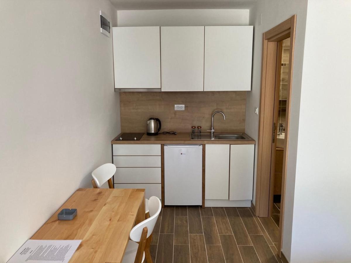 Srebrna Laguna Apartment Veliko Gradiste Luaran gambar