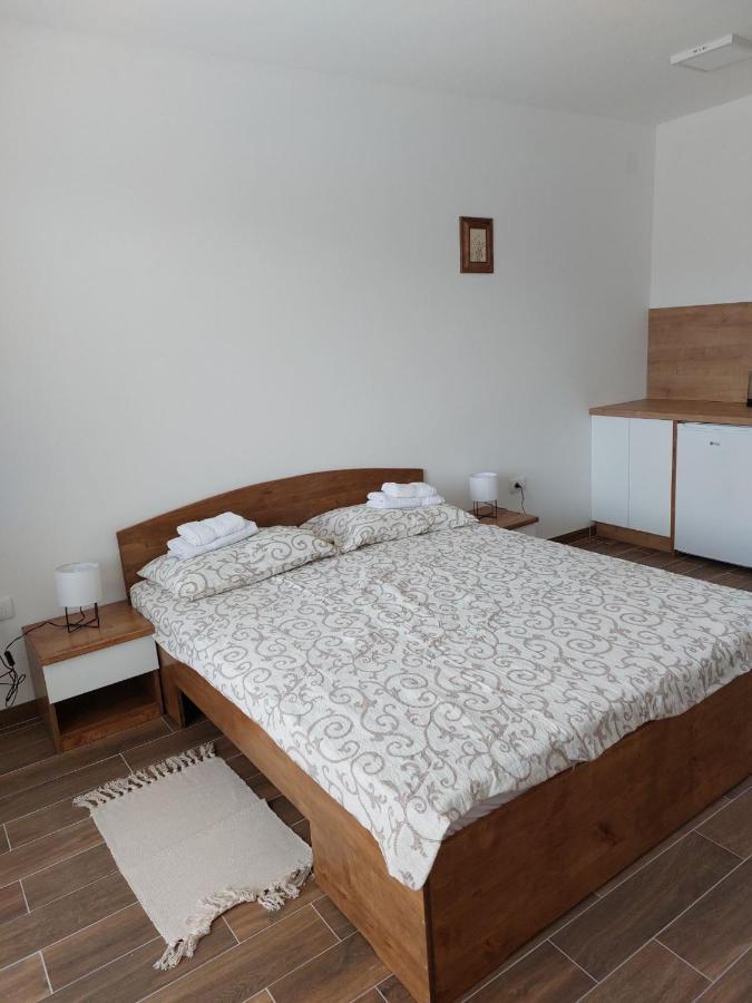 Srebrna Laguna Apartment Veliko Gradiste Luaran gambar