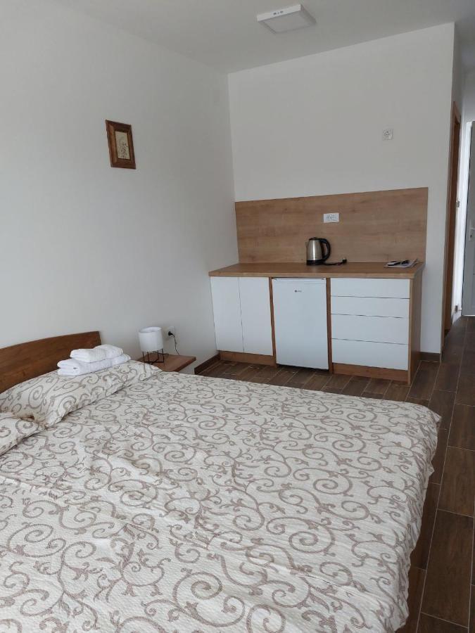 Srebrna Laguna Apartment Veliko Gradiste Luaran gambar