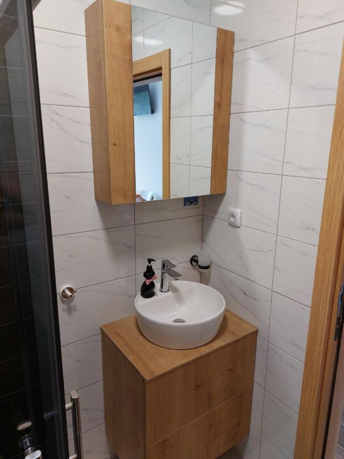 Srebrna Laguna Apartment Veliko Gradiste Luaran gambar