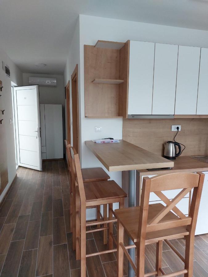 Srebrna Laguna Apartment Veliko Gradiste Luaran gambar