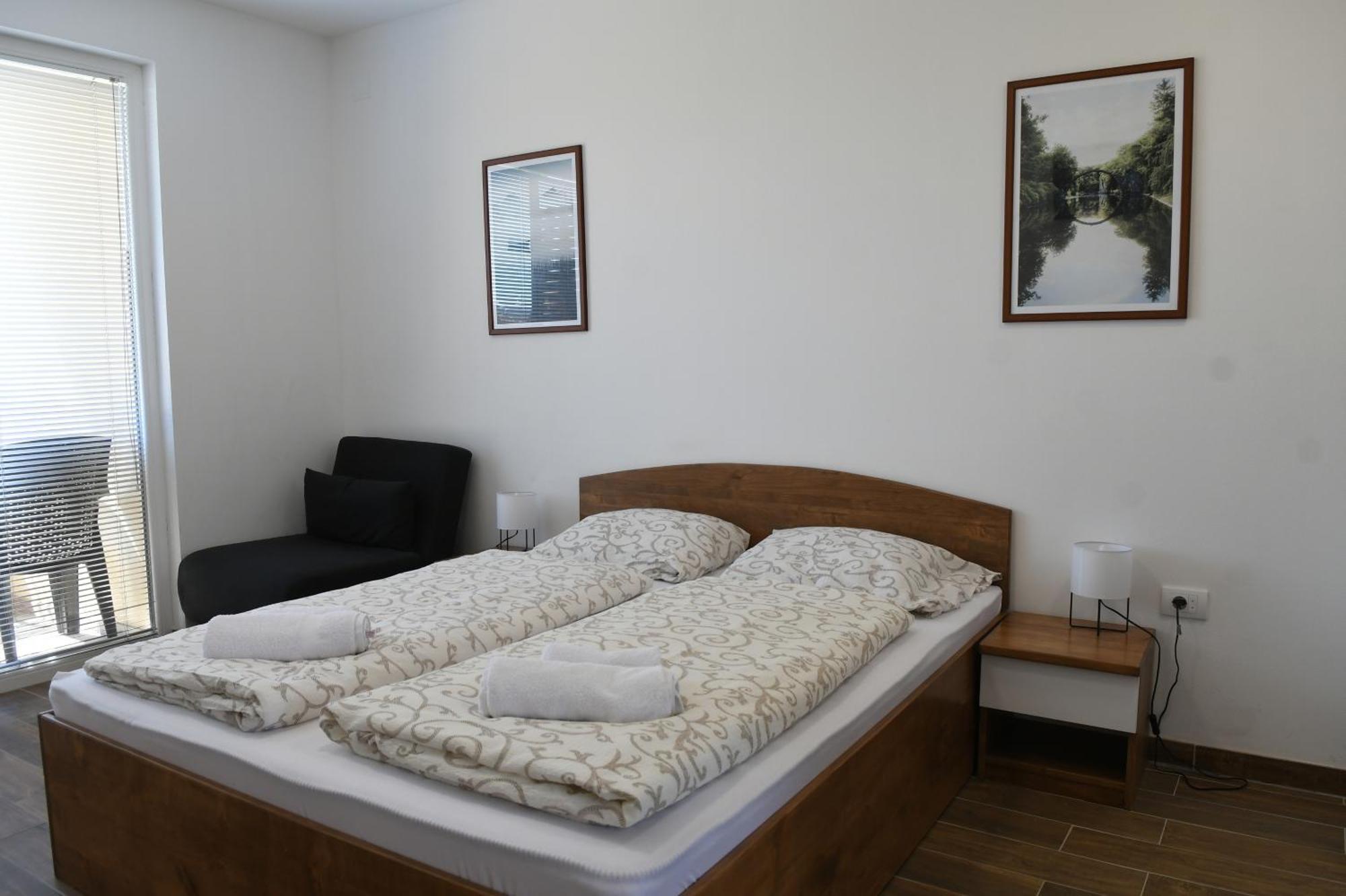 Srebrna Laguna Apartment Veliko Gradiste Luaran gambar